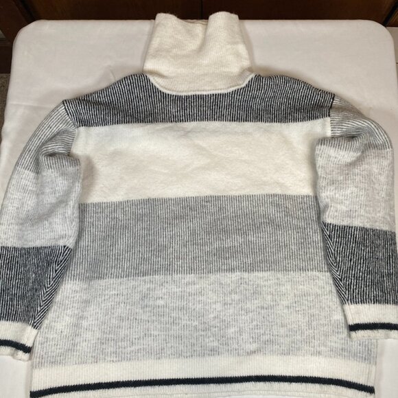 Liz Claiborne Turtleneck 0X Polyester Blend Black Gray White Sweater - Picture 1 of 4